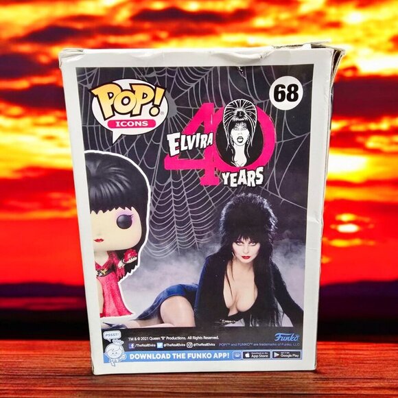 Funko Pop! ✦ Elvira #68 ✦ Diamond Glitter Red Gown 40th Anniversary Goth Icon - Picture 3 of 7